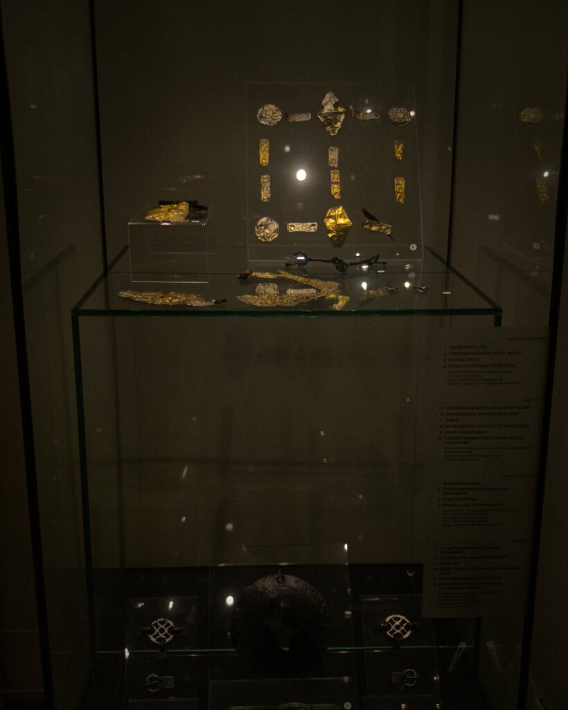 004_hun_treasures_01